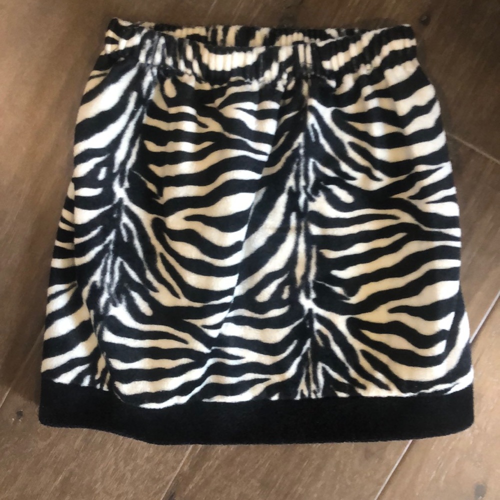 Toddler black and white skirt